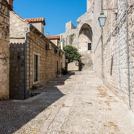 شقة Old Town With Balcony